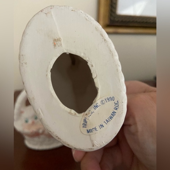 Vintage Kittens and Puppies in Ceramic Baskets Pink Blankets Triplets Inc 1990 - Picture 2 of 7